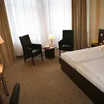 Lindenhof Hotel 3*
