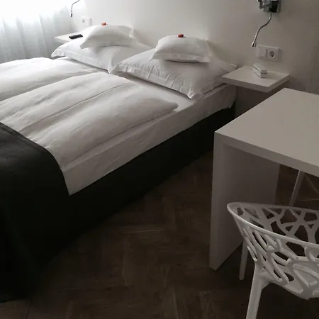 Hotel Lindenhof 3*